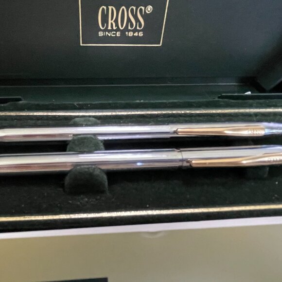 Lovely Cross Classic Century Medalist Ballpoint Pen and Pencil Set. Chrome - Picture 4 of 5